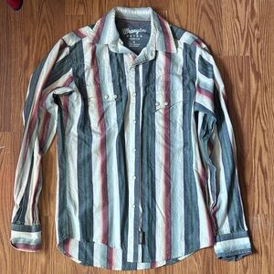 Wrangler Men's Casual Serape Shirt —-men’s small fits like woman’s medium